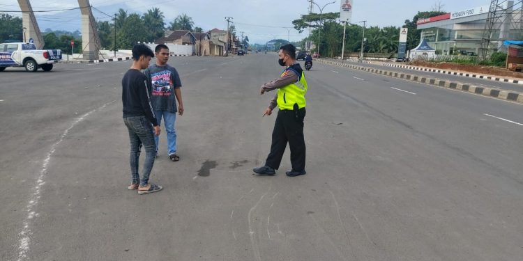 Kecelakaan Maut di Depan Kampus UIN SMH Banten, Seorang Pengendara Motor Tewas