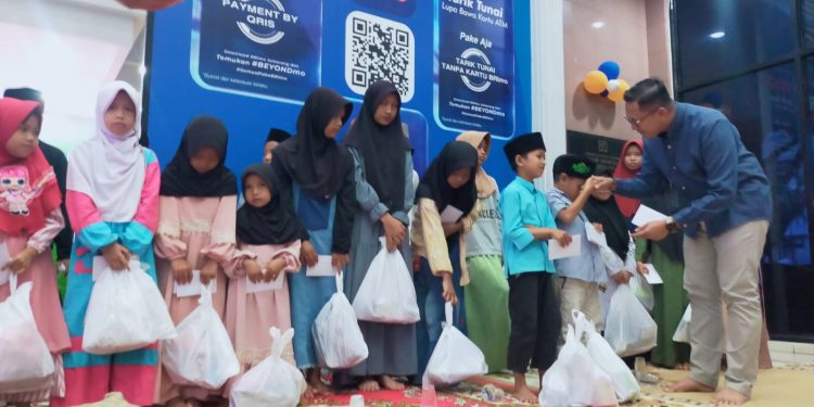 Wujud Tasyakuran, BRI Pandeglang Berikan Santunan Anak Yatim