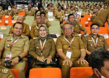 Unggah Momen Duduk Bareng Ratu Tatu, Netizen Doakan Arief Wismansyah Jadi Gubernur Banten