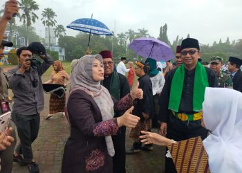 Diguyur Hujan, Ribuan Peserta Upacara HAB Kemenag Pandeglang Tetap Semangat