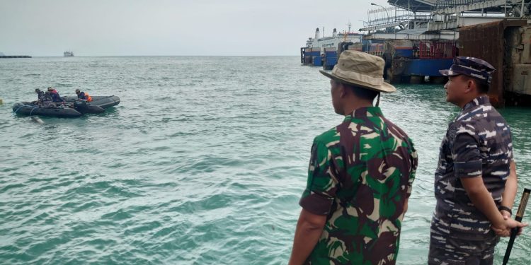 Ini Kendala Evakuasi Truk Bermuatan Semen yang Jatuh di Pelabuhan Merak