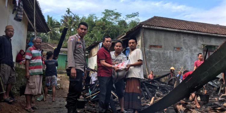 Gara-gara Obat Nyamuk, Pesantren dan Rumah Warga Lebak Ludes Terbakar