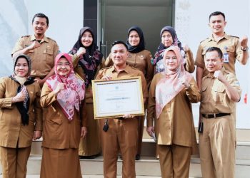 Raih Pelayanan Ramah Anak, Puskesmas Cimanuk Dapat Penghargaan dari Bupati Irna Narulita