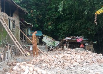 Update Pergerakan Tanah di Lebak, 16 Rumah Rusak, Dua Keluarga Mengungsi dan Satu Tinggal di Tenda