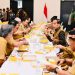 Tekan Gejolak Harga, Jokowi: Tolong Bupati, Walikota, Gubernur Sering-sering Masuk Pasar