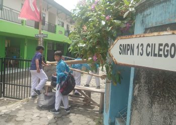 Jalan Menuju SMPN 13 Cilegon Diblokir