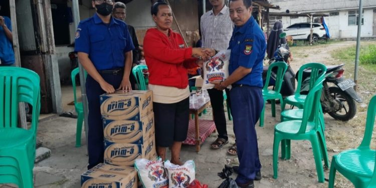 BPBD Kabupaten Tangerang Berikan Bantuan ke Korban Gangster, Ibu Korban: Alhamdulilah, Ini Bermanfaat Buat Malam Tahlilan