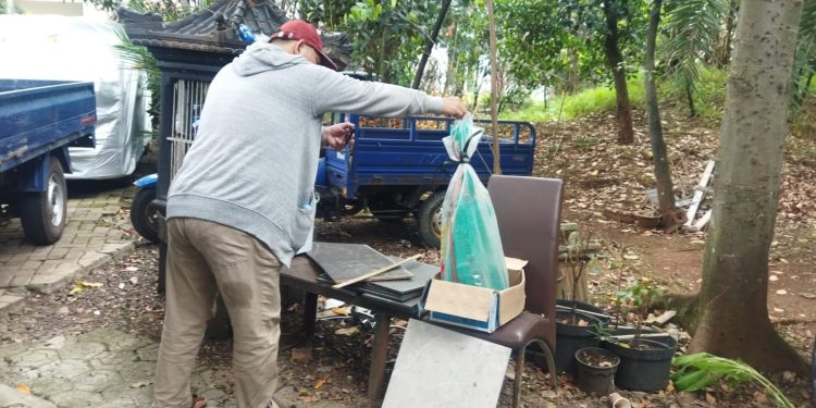 Diteror Ular Kobra, Anak Wahidin Halim: Orang Sirik Aja Itu