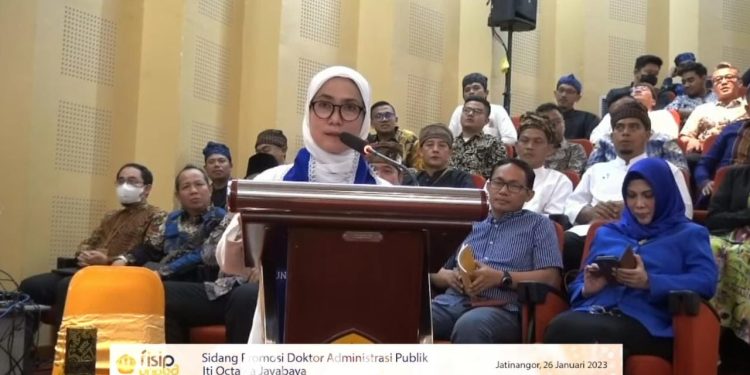 Jadi Doktor Administrasi Publik dari Unpad, Iti Octavia Jayabaya Raih Predikat Cum Laude
