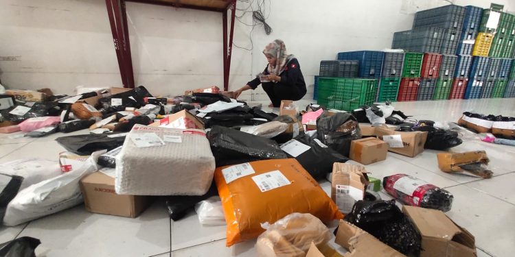 Kantor Ekspedisi SiCepat Dibobol, Ratusan Paket Di-unboxing Maling