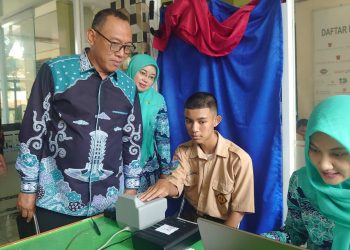 Datangi Sekolah, Disdukcapil Kota Cilegon Rekam Data Kependudukan