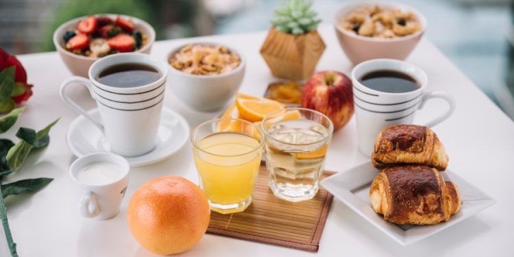 Tips Pola Makan dan Minum Sehat Saat Berbuka Puasa dan Sahur Pada Ramadhan