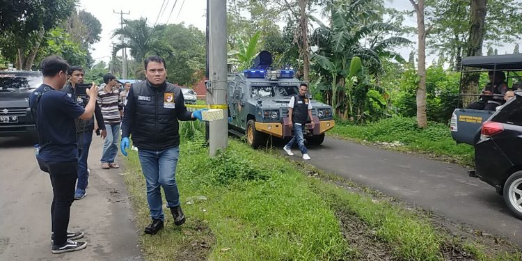 Polres Pandeglang Gelar Rekonstruksi Pembunuhan Wanita Cantik Pakai Kloset WC