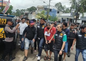 Hadiri Rekonstruksi, Tersangka Pembunuhan Gadis Cantik Pakai Kloset Dijaga Ketat