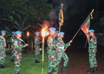 Tinggalkan Markas untuk Misi Perdamaian Dunia, Prajurit Badak Putih Lakukan Renungan Suci