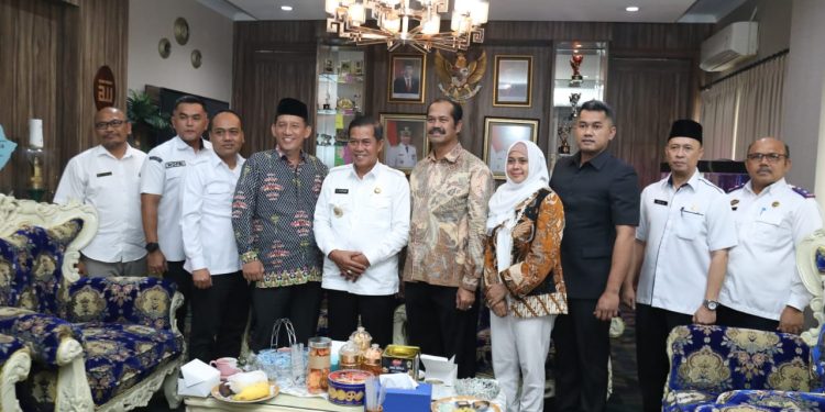 DPRD Banten Minta Pemkot Serang Bangun PJU di Lingkungan TPU