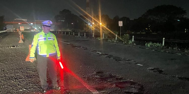 PJR Ditlantas Polda Banten Temukan Sepanjang Delapan Kilometer Jalan Tol Tangerang Merak Ada Kerusakan