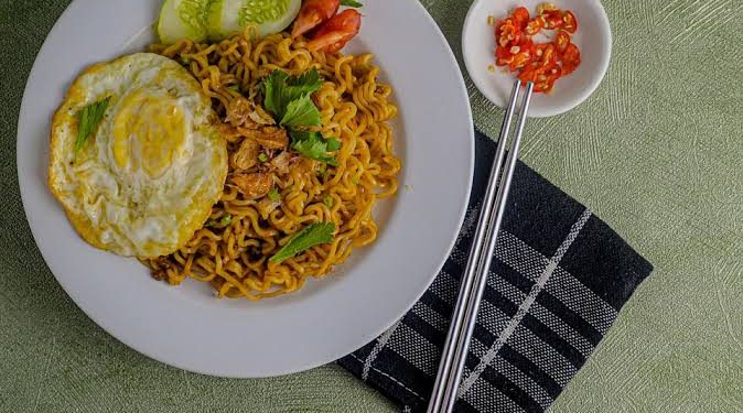Amankah Buka Puasa Ramadan Makan Mi Instan?