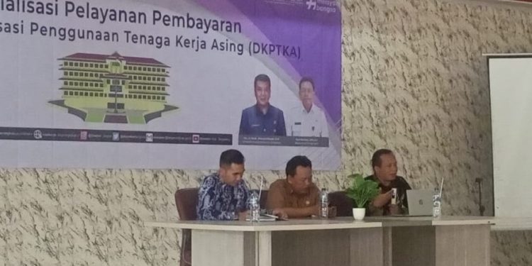 Tenaga Kerja Asing di Tangerang Bayar Retribusi ke bank bjb