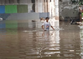 Banjir Rendam Flyover Taman Cibodas Tangerang Setinggi Satu Meter