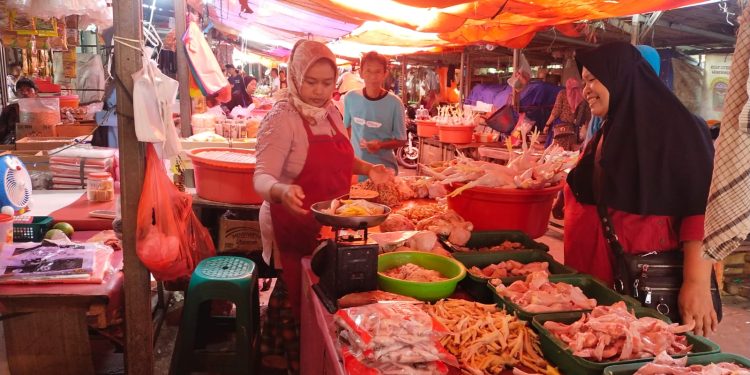 Pascalebaran Harga Daging Ayam di Cilegon Masih Tinggi