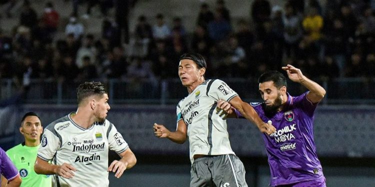 Kalah dari Persita, Medsos Persib Bandung Dibanjiri Hujatan, Netizen: Rungkad Barudak
