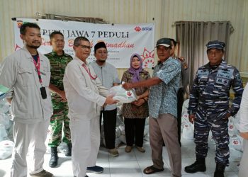 Berbagi Berkah Ramadhan, PLTU Jawa 7 Bagikan Ribuan Paket Sembako untuk Masyarakat Desa Sekitar