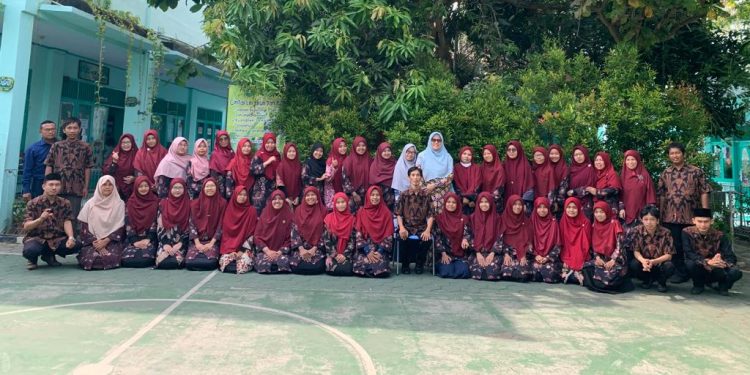 Nurrotul Uyun: Pendidikan Pondasi Utama Untuk Meningkatkan Kualitas Hidup Masyarakat