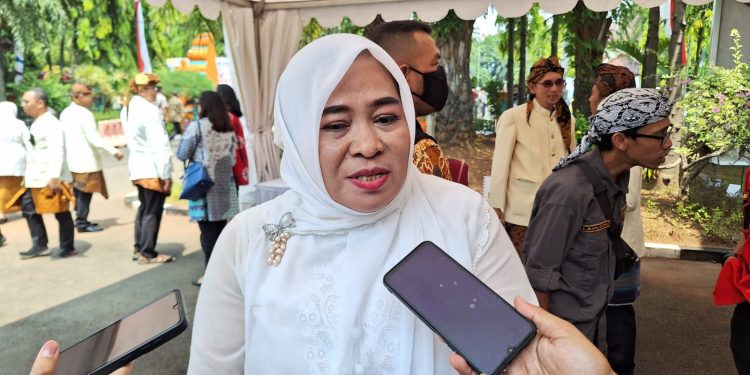 Papan Tulis Manual Sekolah di Kota Cilegon Akan Diganti dengan Elektronik