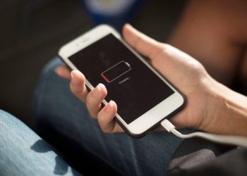 5 Kesalahan Saat Mengisi Baterai Handphone