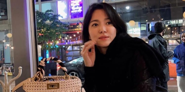 Janda Ini Makin Tua Makin Cantik, Ini Nama Panggungnya