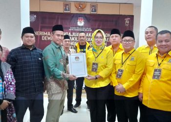 Airin Daftarkan 50 Bacaleg Golkar ke KPU Tangsel