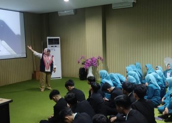 Ratusan Siswa SMKN 1 Pandeglang Kunjungi DPK Banten