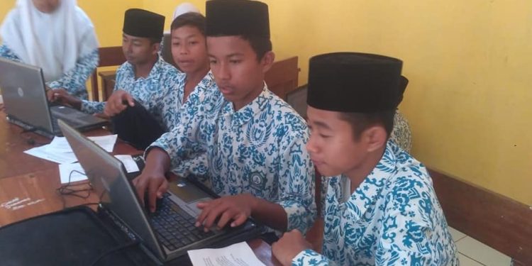Kontribusi Pesantren dalam Pendidikan