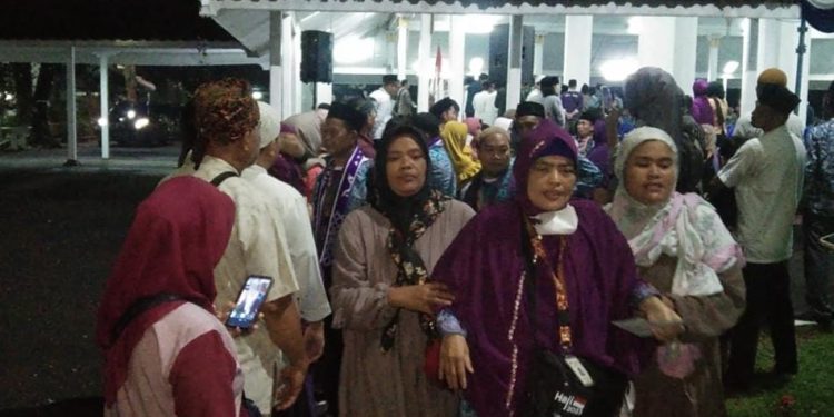Pemberangkatan Pertama Jemaah Calon Haji Kabupaten Lebak Penuh Haru