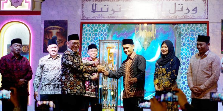 Kafilah Kecamatan Jombang Rebut Juara Umum MTQ XXII Kota Cilegon