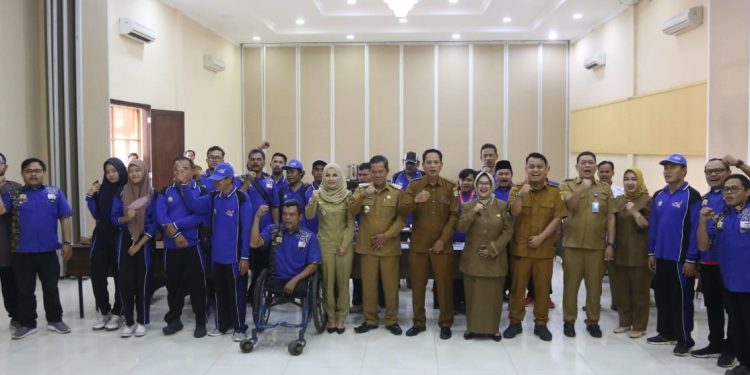 Atlet Paralympic Kota Serang Peraih Medali di Peparprov IV Banten Dapat Penghargaan
