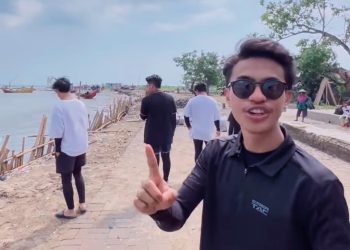 Pandawara Tercengang Lihat Pantai Teluk, Bupati Irna Beri Apresiasi