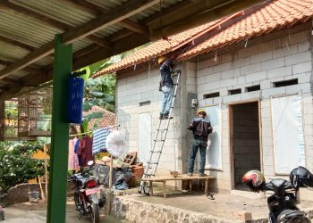 Warga Dapat Pemasangan kWh Gratis, Wakil Walikota Cilegon Terharu