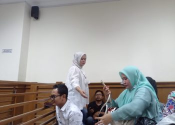 Bidan Selingkuhan Kades Curuggoong Bersaksi di PN Serang, Ini Pengakuannya