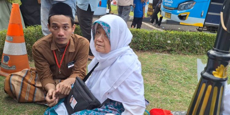 Haru Sambut Kedatangan Ratusan Jemaah Haji Asal Cilegon