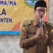 Pemdes Sindangheula Kenalkan Market Digital kepada Perajin Sapu Lidi