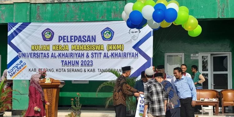 Rektor Unival Lepas 264 Mahasiswa untuk KKM