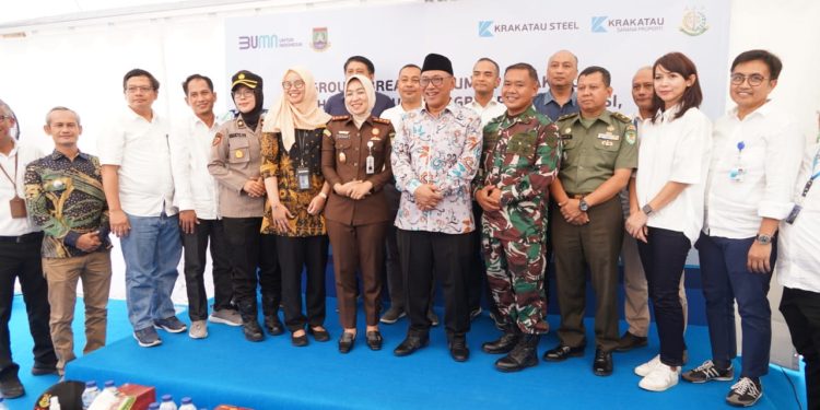 Wali Kota Cilegon, Kejari dan PT KS Kolaborasi Bantu Warga Jombang Wetan