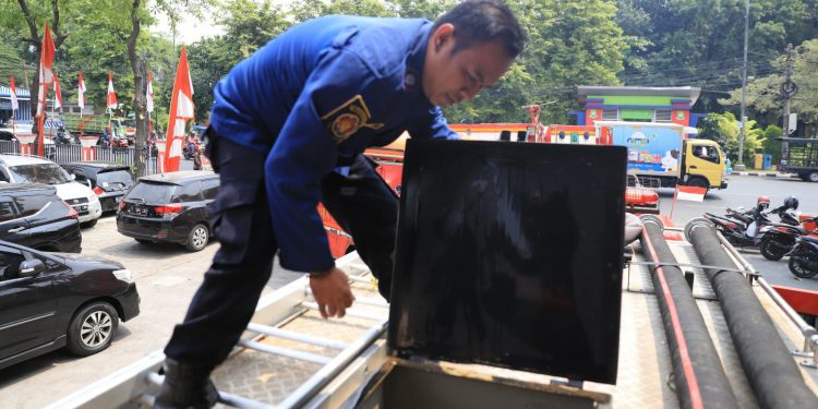 Lima Truk Tangki Air Disiagakan BPBD Kota Tangerang