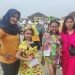 Kostum Unik dari Bungkus Mie Instan Meriahkan Roadshow LKBA