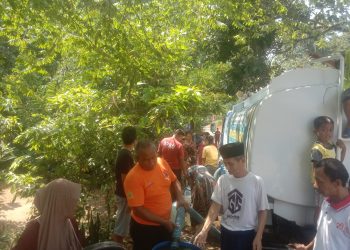 BPBD Lebak Salurkan Air Bersih Untuk 3 Desa Darurat Kekeringan