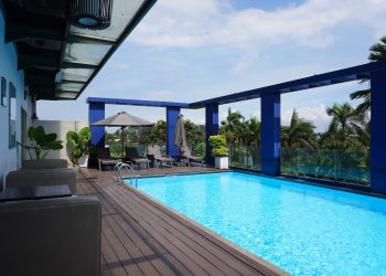 Seru dan Terjangkau, Promosi Makan dan Berenang di Swiss-Belinn Modern Cikande!
