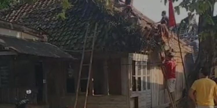 Pemkab Apresiasi Sikap Warga yang Bantu Renovasi Rumah Mantan Kades di Ciomas