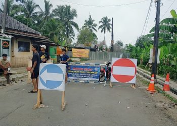 Jalan Mengger – Caringin Ditutup, Pengendara Dialihkan ke Jalan Alternatif
